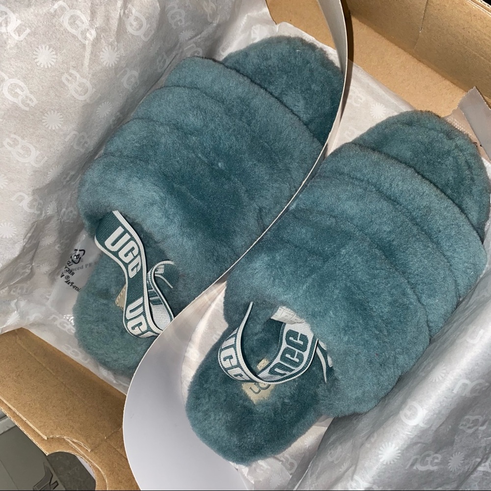 UGG slippers with strap
